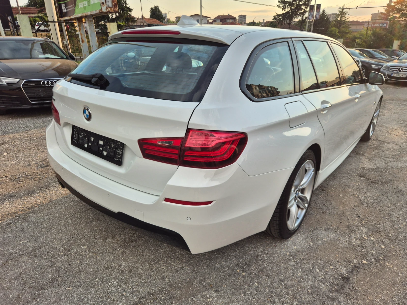 BMW 520 D* xDrive* M-SPORT, снимка 4 - Автомобили и джипове - 55137667