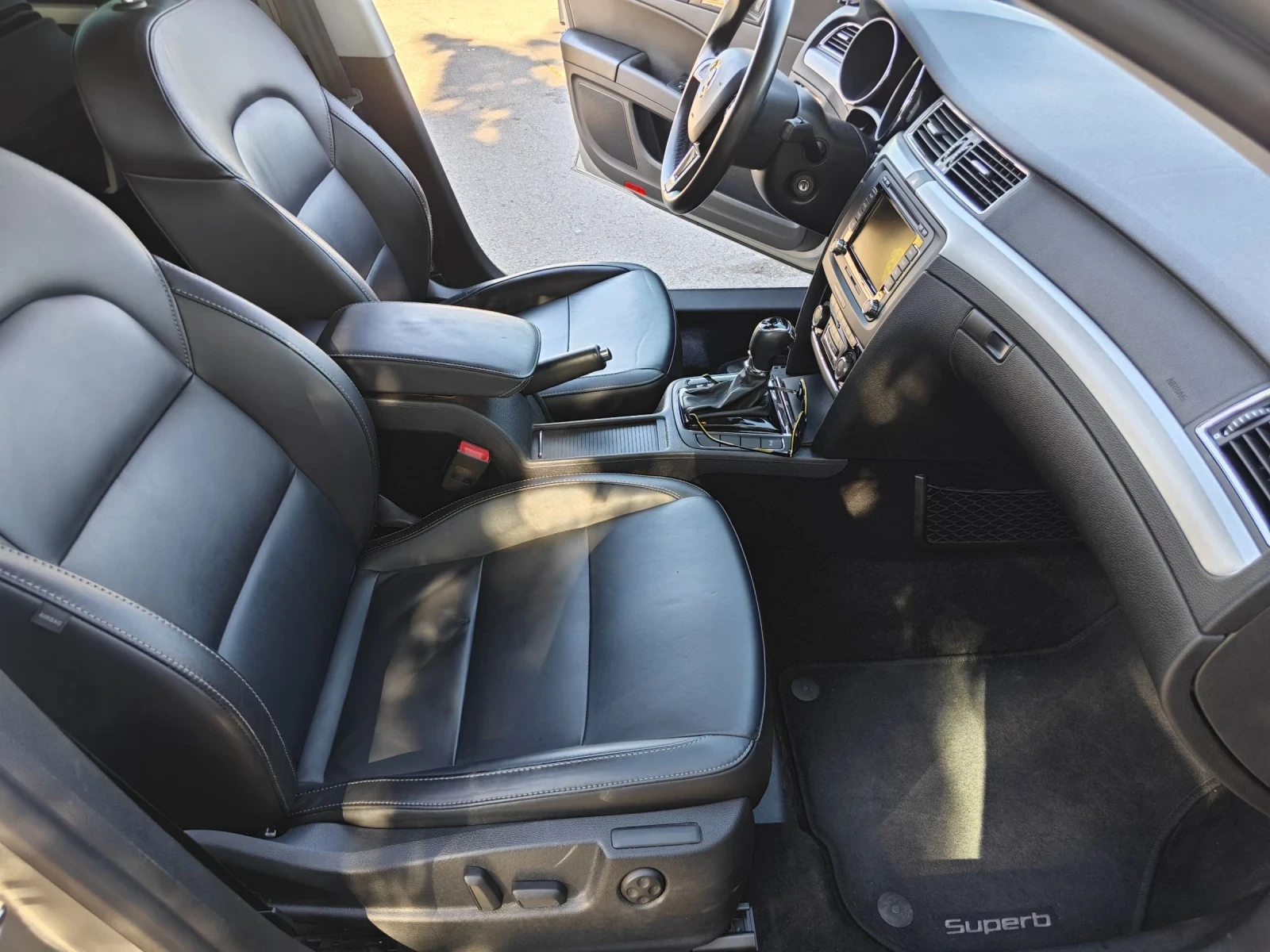 Skoda Superb, снимка 14 - Автомобили и джипове - 55357301
