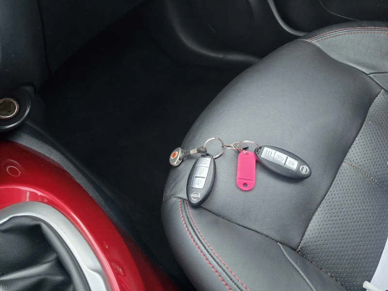 Nissan Juke 1.6T Limited edition, снимка 11 - Автомобили и джипове - 52553636