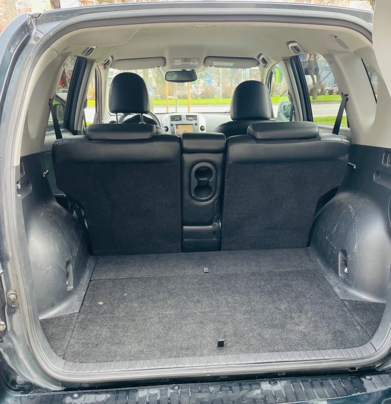 Toyota Rav4 2.2 D-4D / Navi / Кожа / 4х4, снимка 15 - Автомобили и джипове - 53439136