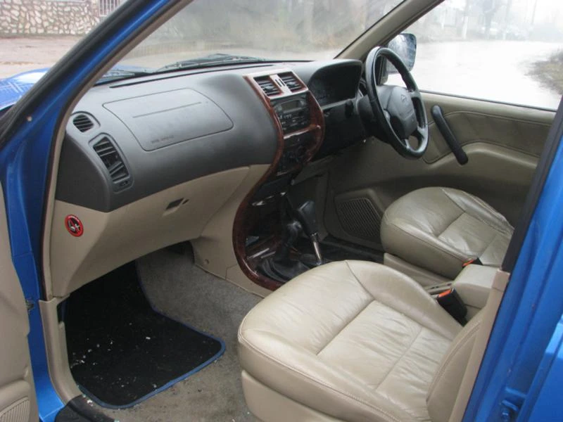 Nissan Terrano 2,7 tdi, снимка 11 - Автомобили и джипове - 24562124