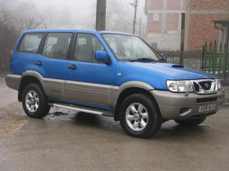 Nissan Terrano 2,7 tdi, снимка 1 - Автомобили и джипове - 24562124