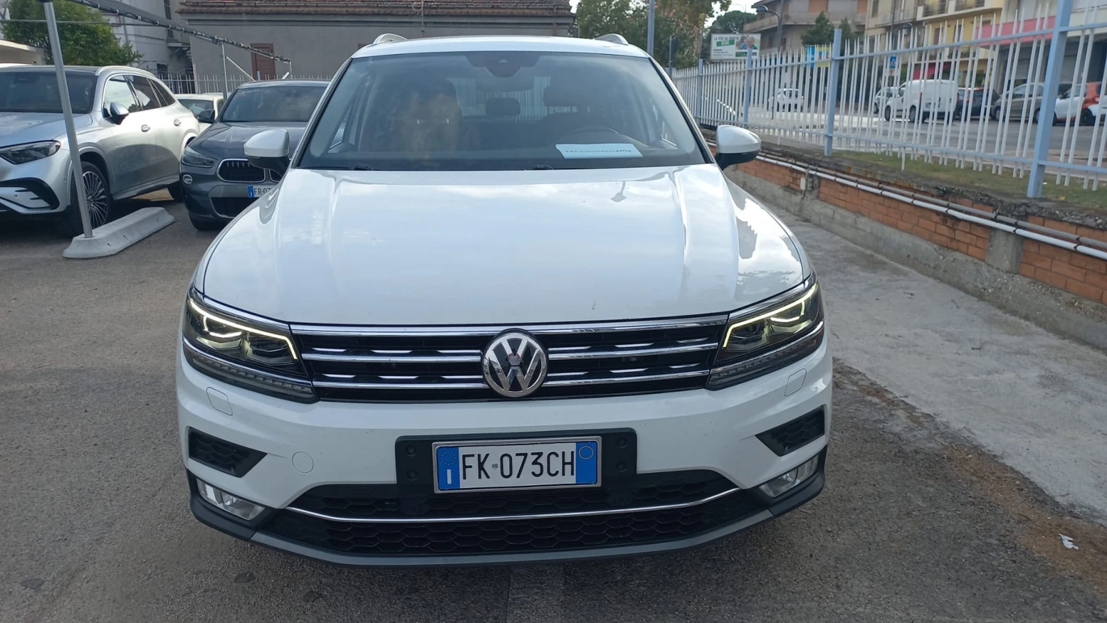 VW Tiguan 2.0TDI 4-MOTION VIRTUAL DSG FUL ! 100% РЕАЛНИ КМ!! - изображение 2