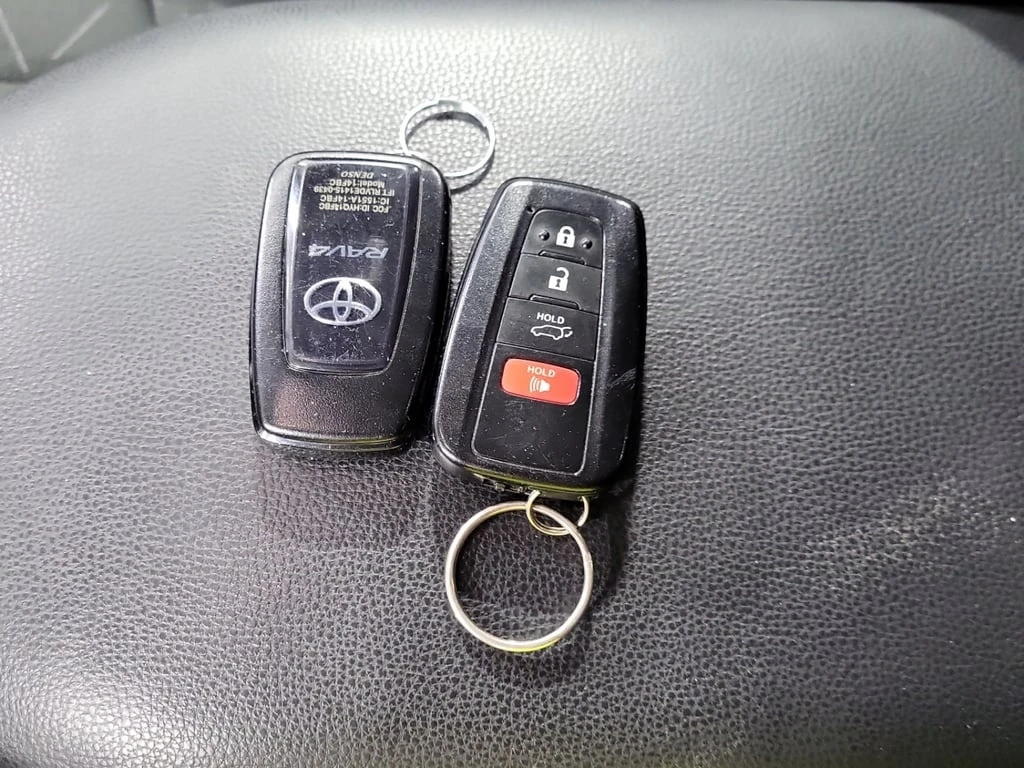 Toyota Rav4 * XLE * CARFAX * ПОДРЕВИ *  - изображение 10