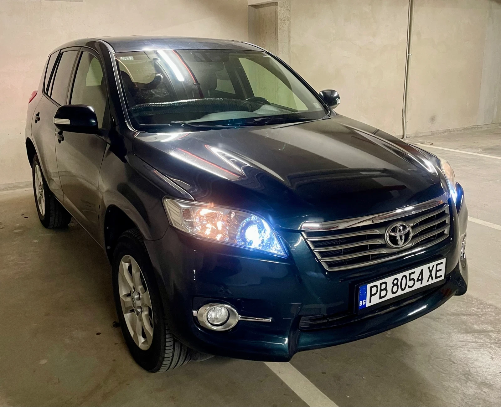 Toyota Rav4 2.2 D-4D / Navi / Кожа / 4х4, снимка 4 - Автомобили и джипове - 53855054