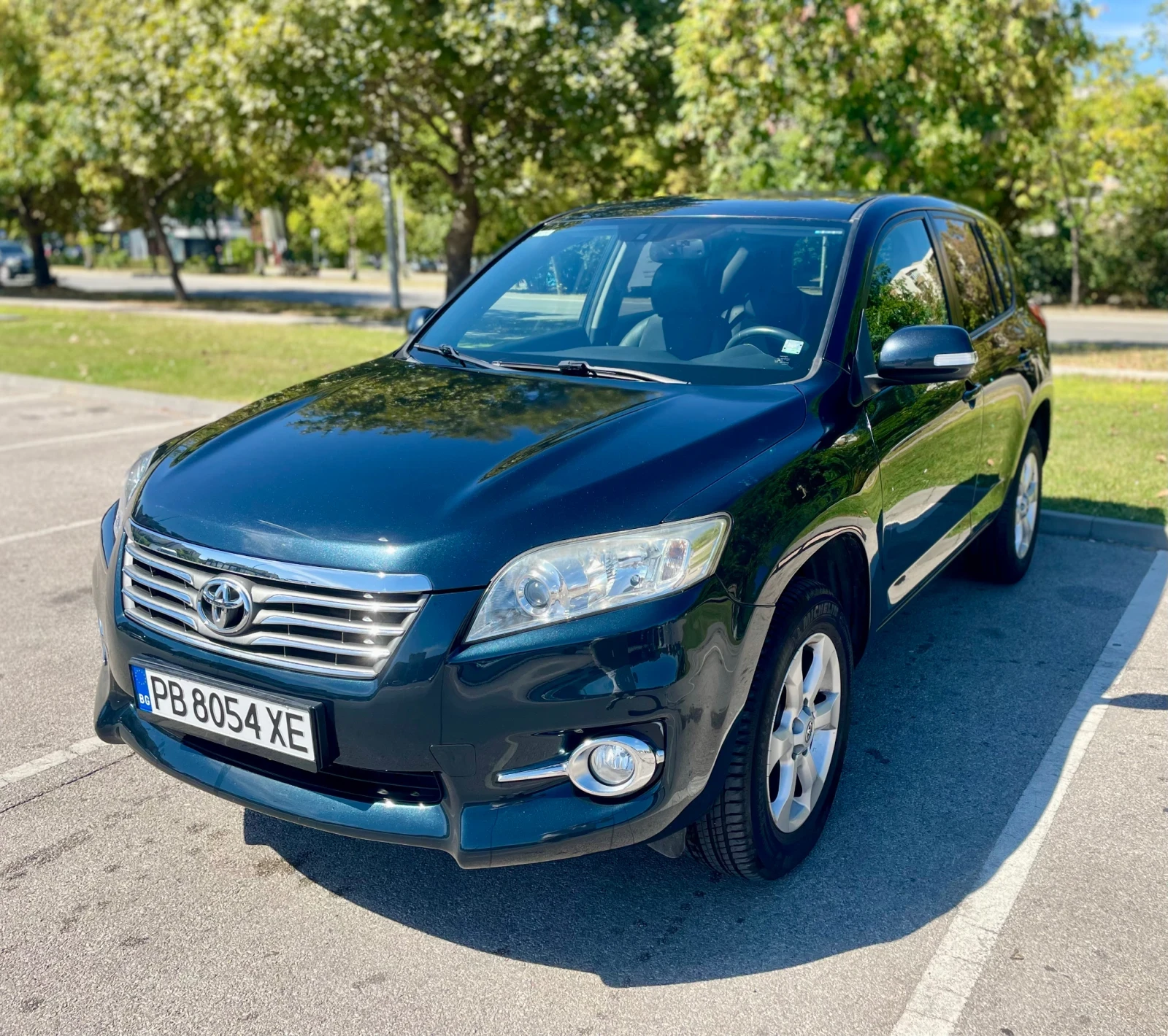Toyota Rav4 2.2 D-4D / Navi / Кожа / 4х4, снимка 3 - Автомобили и джипове - 53855054