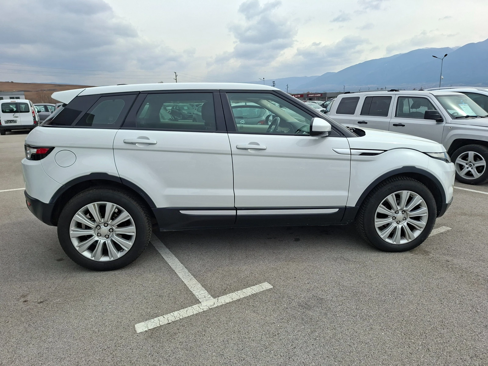 Land Rover Range Rover Evoque TD4, снимка 7 - Автомобили и джипове - 53934978