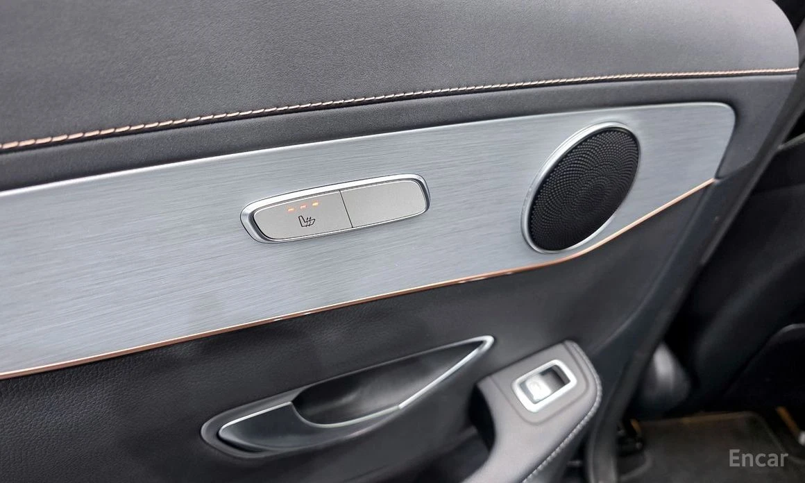 Mercedes-Benz EQC * EQC400* 4MATIC* КОЖА* ПОДГРЕВ* ШИБИДАХ* KEYLESS*, снимка 12 - Автомобили и джипове - 54060756