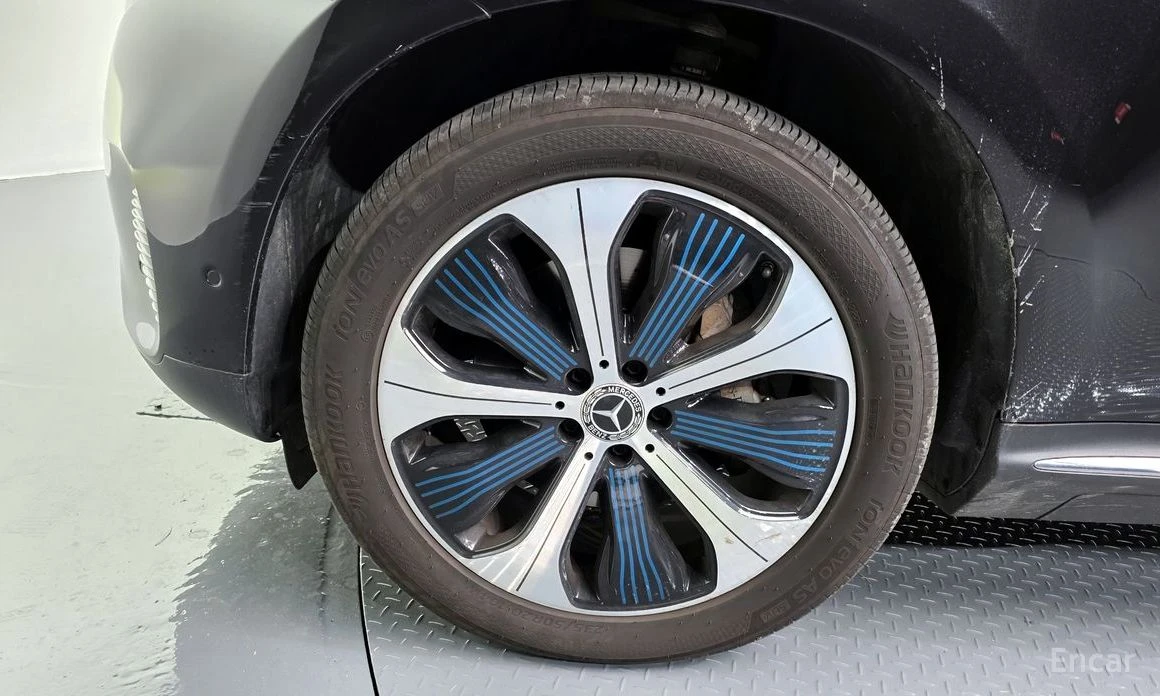 Mercedes-Benz EQC * EQC400* 4MATIC* КОЖА* ПОДГРЕВ* ШИБИДАХ* KEYLESS*, снимка 5 - Автомобили и джипове - 54060756