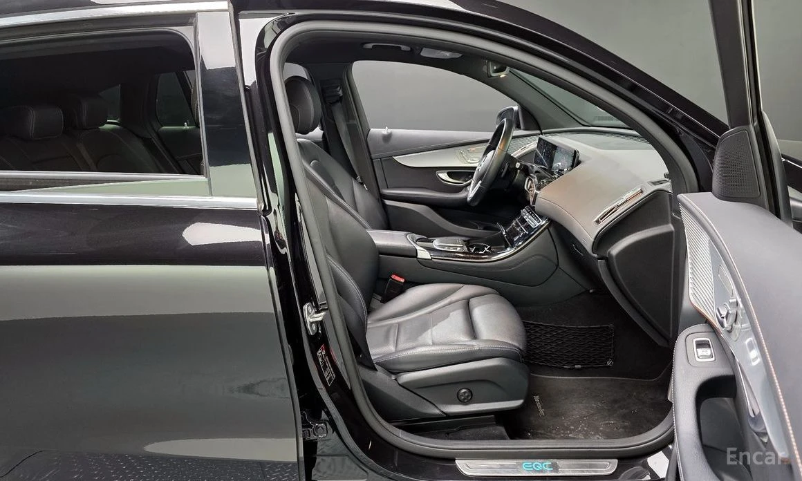 Mercedes-Benz EQC * EQC400* 4MATIC* КОЖА* ПОДГРЕВ* ШИБИДАХ* KEYLESS*, снимка 8 - Автомобили и джипове - 54060756