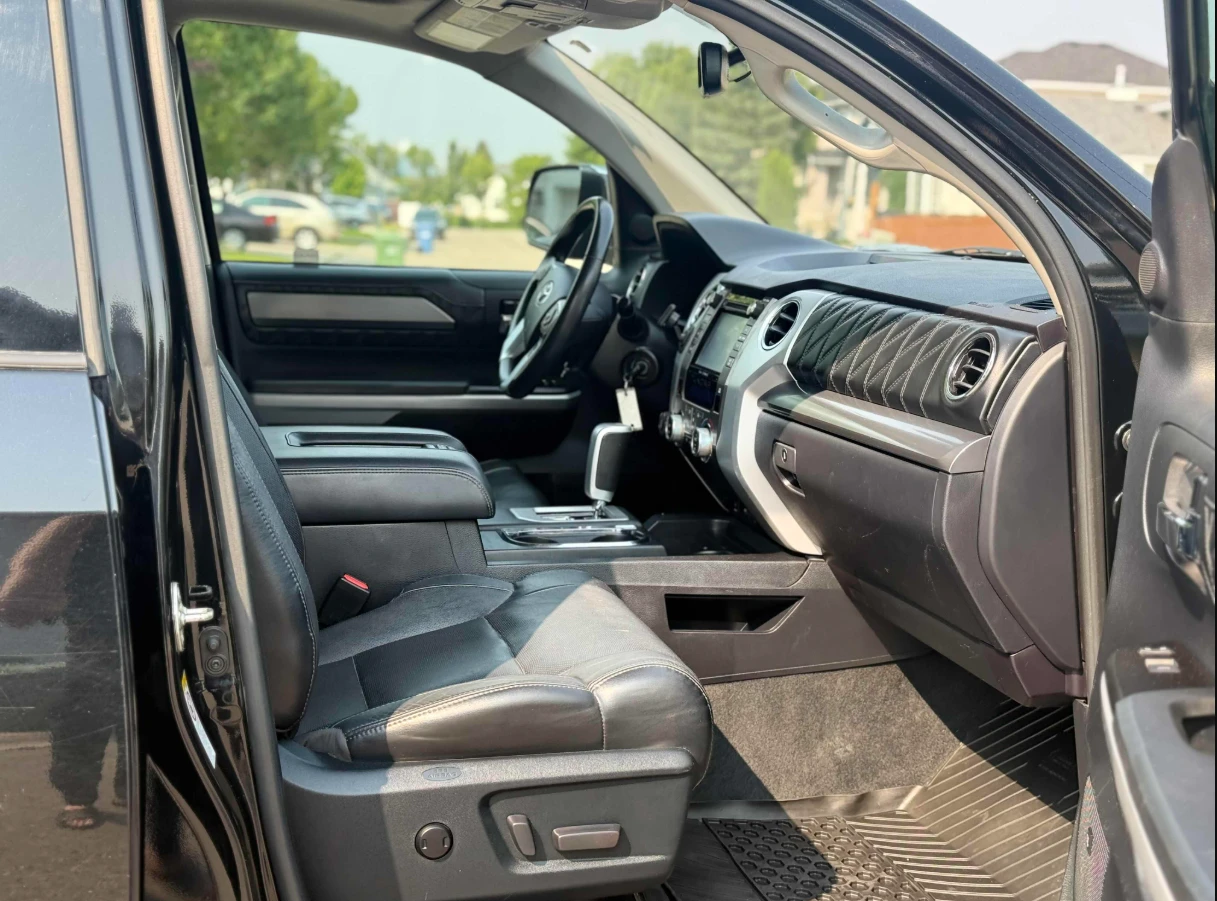 Toyota Tundra Platinum* 4WD* 5.7* ОБДУХ* ПОДГРЕВ* ПАМЕТ* КОЖА, снимка 13 - Автомобили и джипове - 55933138
