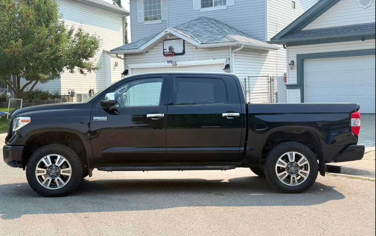 Toyota Tundra Platinum* 4WD* 5.7* ОБДУХ* ПОДГРЕВ* ПАМЕТ* КОЖА, снимка 2 - Автомобили и джипове - 55933138