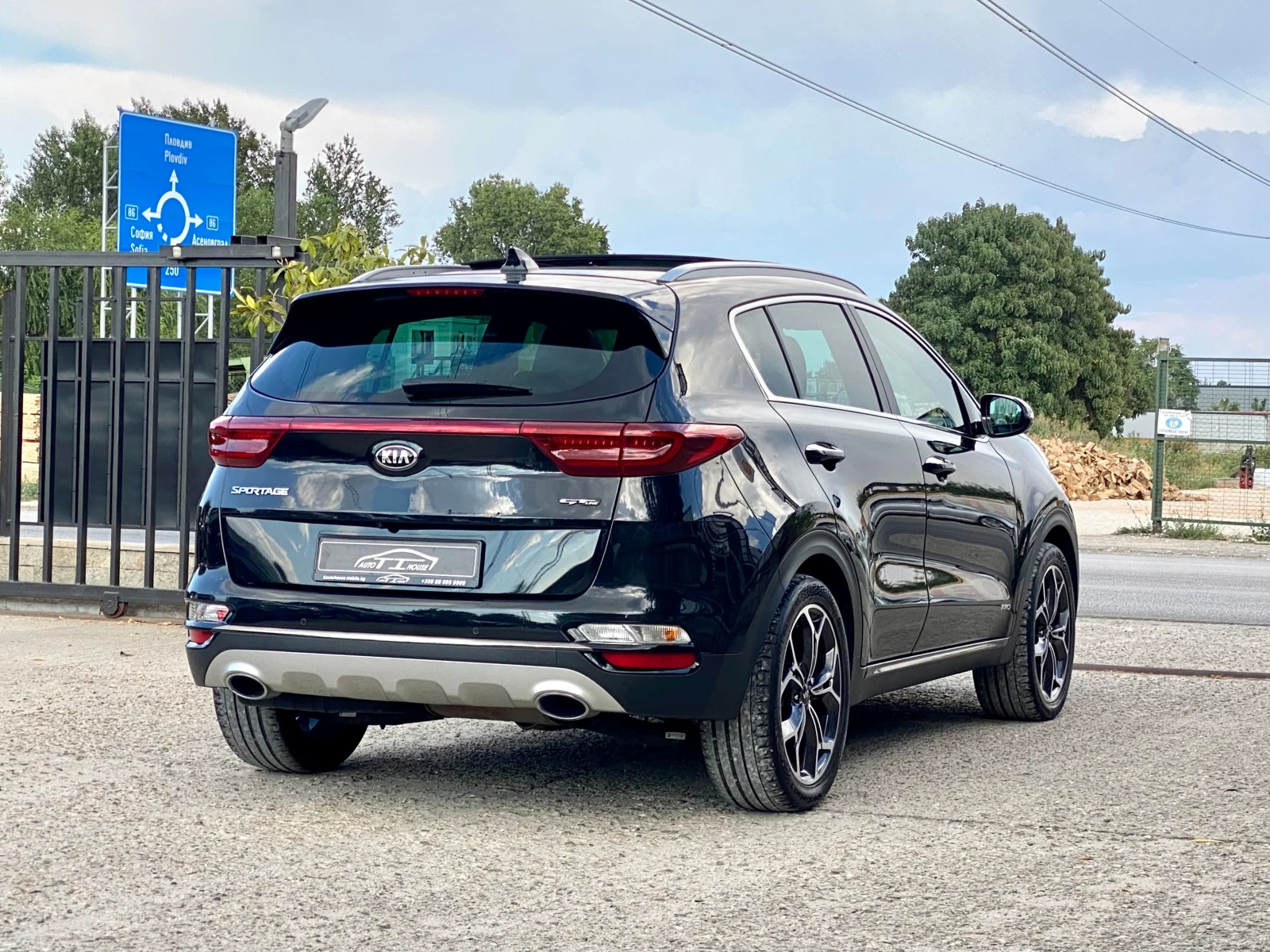 Kia Sportage GT-Line* Pano* KeyGO* Dis* Full* , снимка 2 - Автомобили и джипове - 55942463