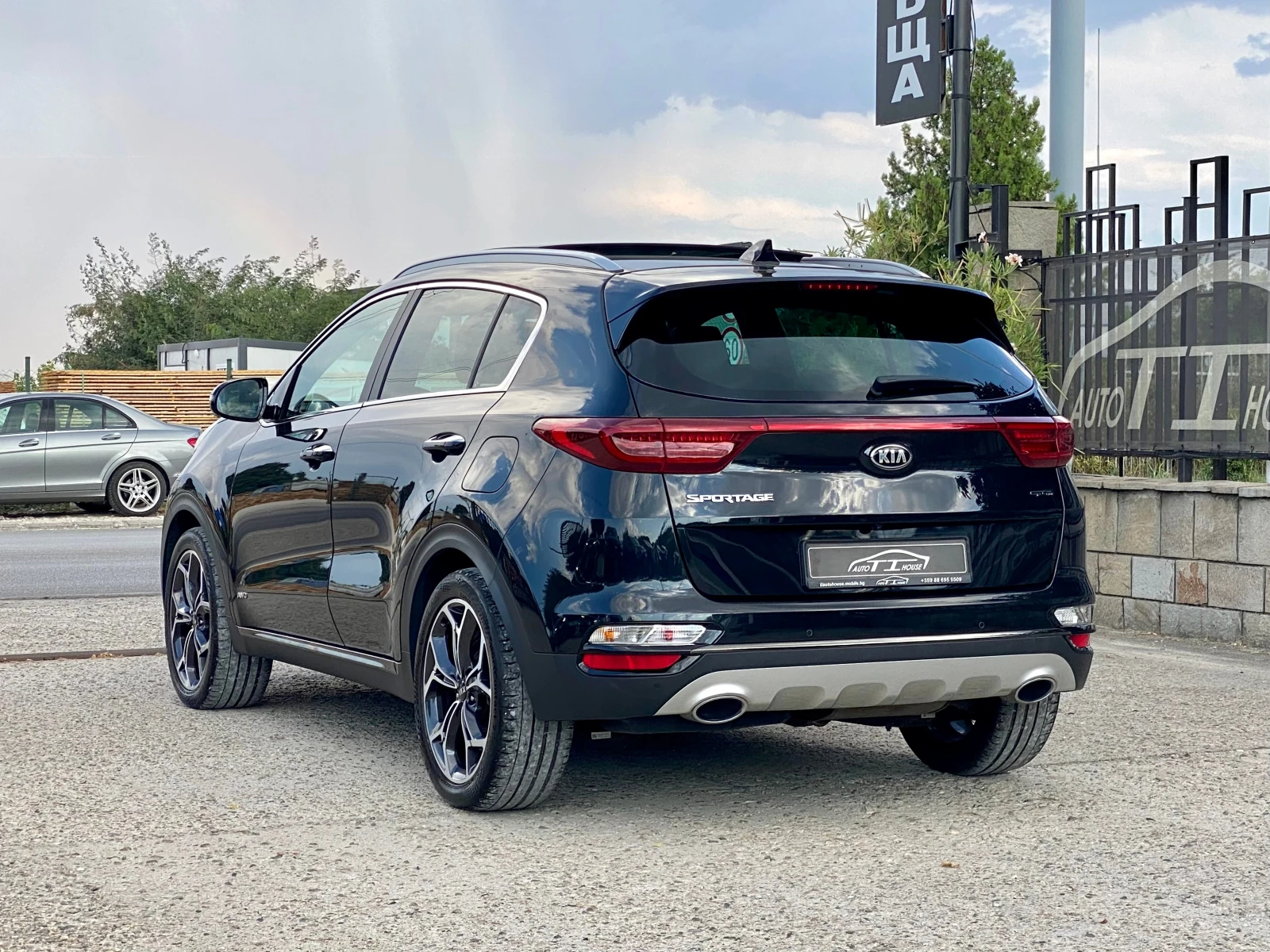Kia Sportage GT-Line* Pano* KeyGO* Dis* Full* , снимка 4 - Автомобили и джипове - 55942463