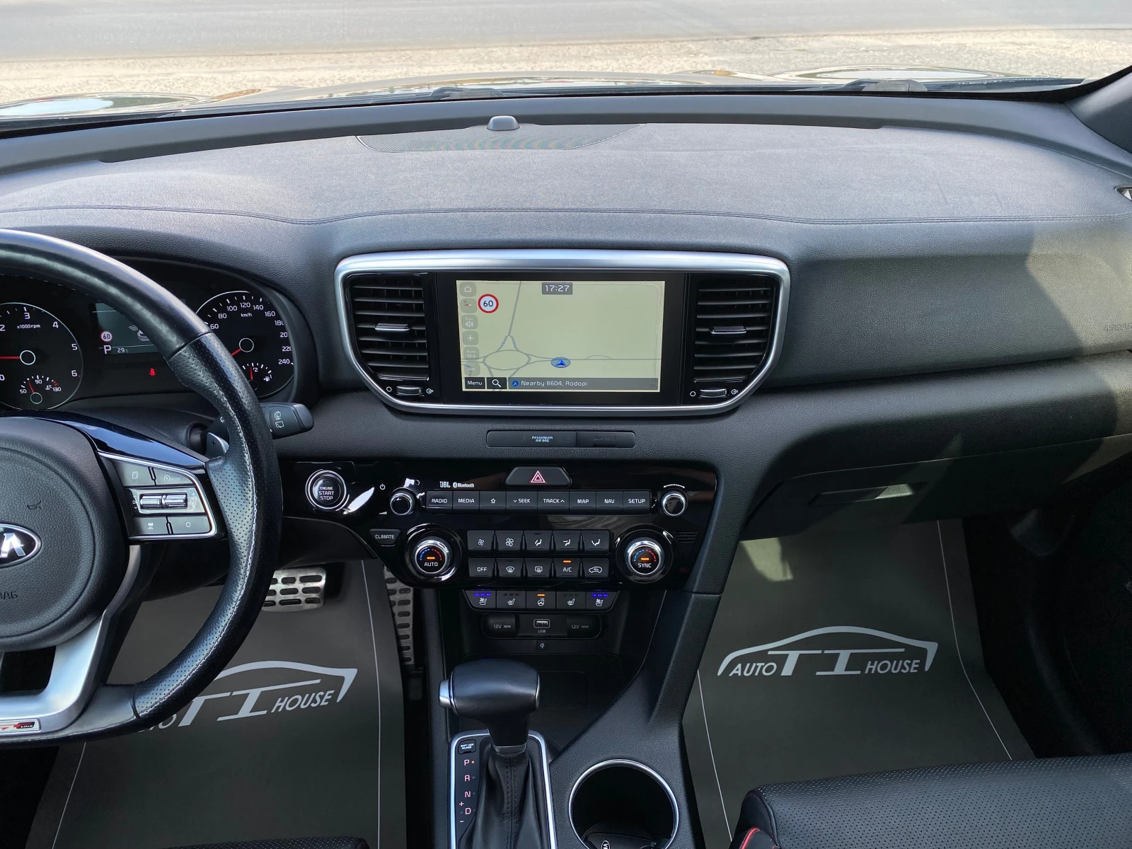 Kia Sportage GT-Line* Pano* KeyGO* Dis* Full* , снимка 12 - Автомобили и джипове - 55942463