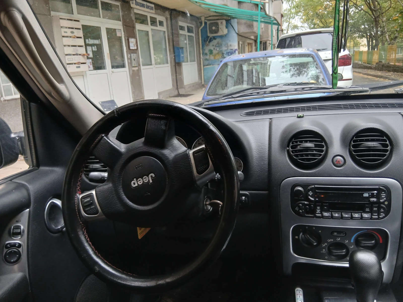 Jeep Cherokee, снимка 2 - Автомобили и джипове - 56523036