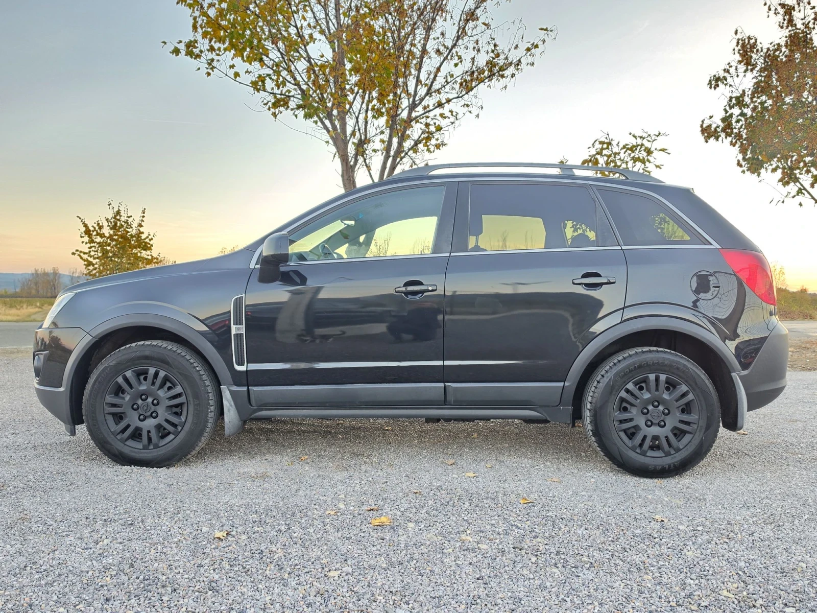 Opel Antara 2.2 Automatic 163 face-lift , снимка 4 - Автомобили и джипове - 56638706