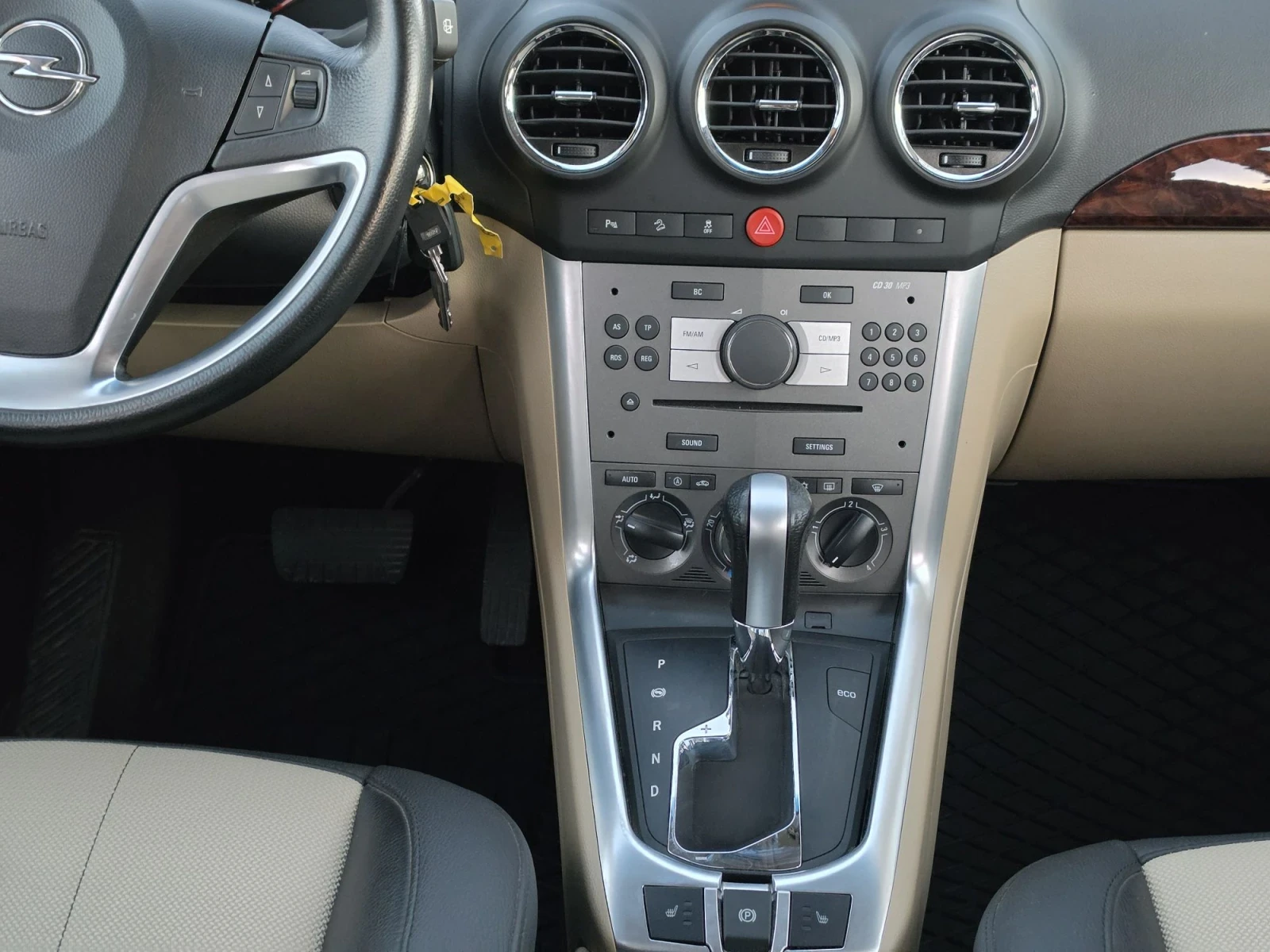 Opel Antara 2.2 Automatic 163 face-lift , снимка 15 - Автомобили и джипове - 56638706