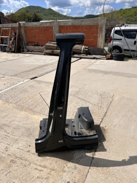 Средна лява колонка за AUDI Q5 2023г., снимка 1