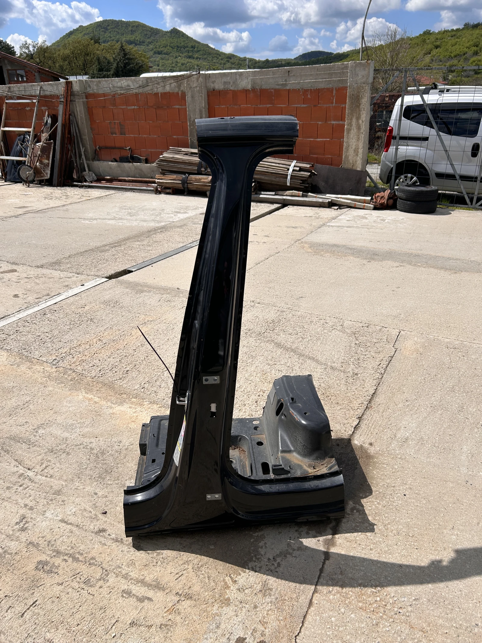 Средна лява колонка за AUDI Q5 2023г.