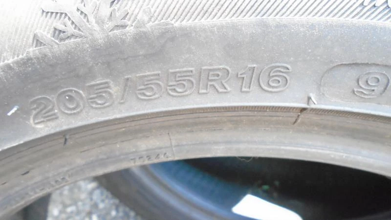 Гуми Зимни 205/55R15, снимка 6 - Гуми и джанти - 22370623