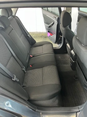 Обява за продажба на Toyota Avensis ~7 300 лв. - изображение 11