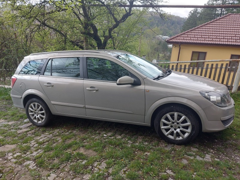 Opel Astra, снимка 2 - Автомобили и джипове - 45220097