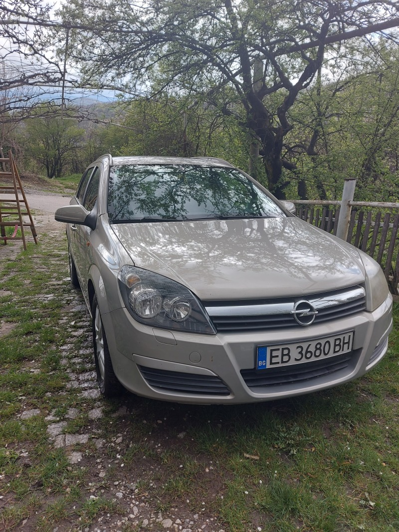 Opel Astra, снимка 1 - Автомобили и джипове - 45220097