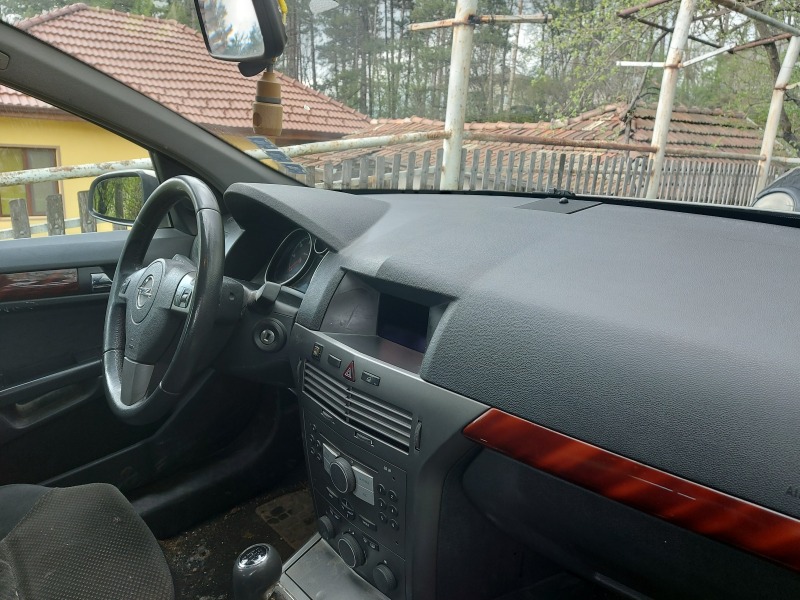 Opel Astra, снимка 4 - Автомобили и джипове - 45220097