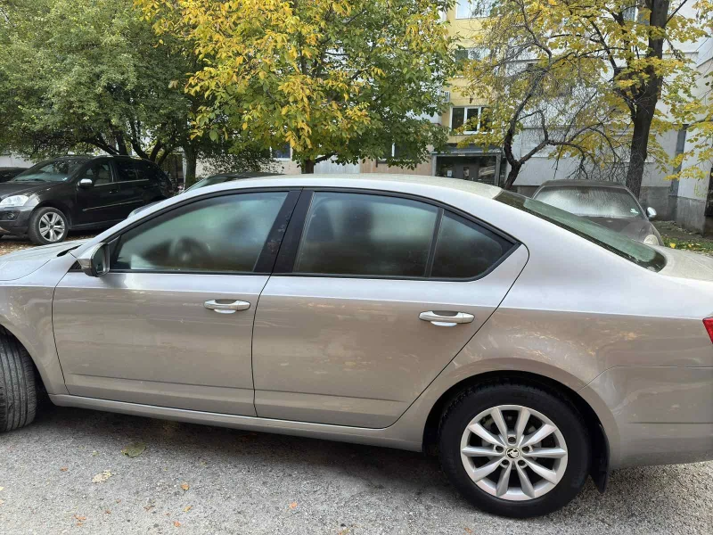 Skoda Octavia 1.2 TSI, снимка 4 - Автомобили и джипове - 47785945