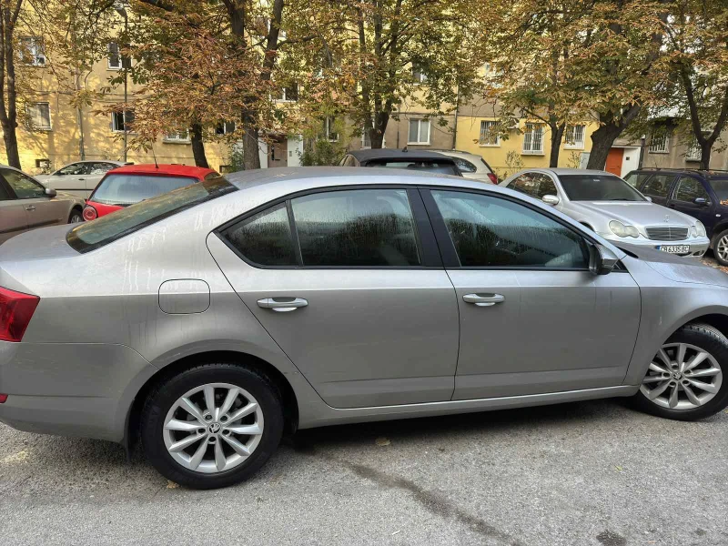 Skoda Octavia 1.2 TSI, снимка 2 - Автомобили и джипове - 47785945