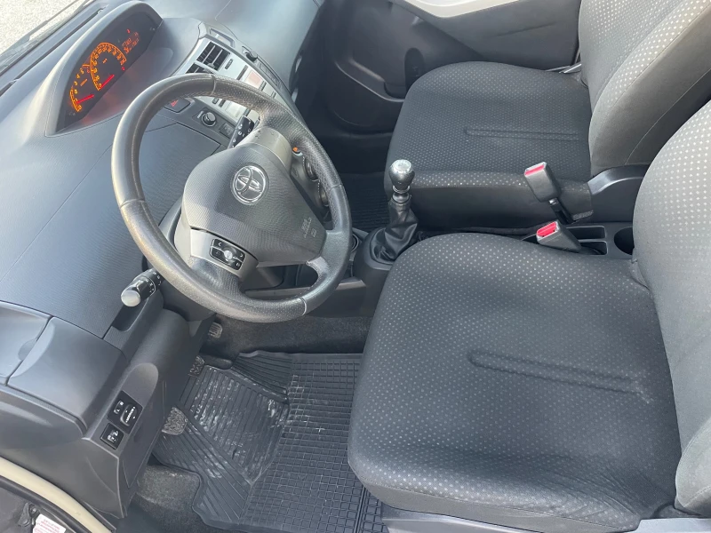 Toyota Yaris 1.4 D4D Facelift, 6 скорости , Климатроник, снимка 8 - Автомобили и джипове - 47854129