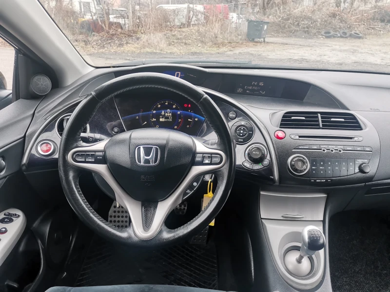 Honda Civic 1.8i, снимка 11 - Автомобили и джипове - 49325238