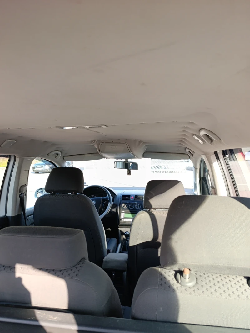 VW Touran, снимка 14 - Автомобили и джипове - 52108416