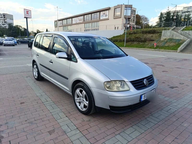 VW Touran, снимка 3 - Автомобили и джипове - 52108416