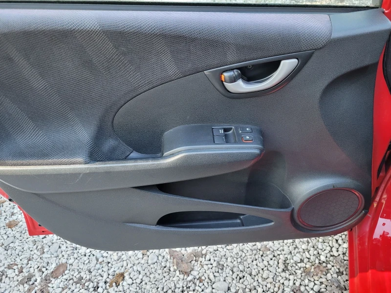 Honda Jazz 1.4 i, снимка 13 - Автомобили и джипове - 52226368