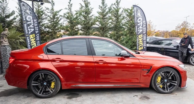 BMW M3 30 JAHRE EDITION FULL CARBON AKRAPOVIC ЛИЗИНГ 100%, снимка 11 - Автомобили и джипове - 52312082