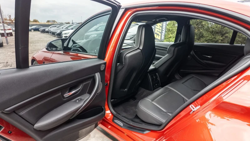 BMW M3 30 JAHRE EDITION FULL CARBON AKRAPOVIC ЛИЗИНГ 100%, снимка 15 - Автомобили и джипове - 52312082