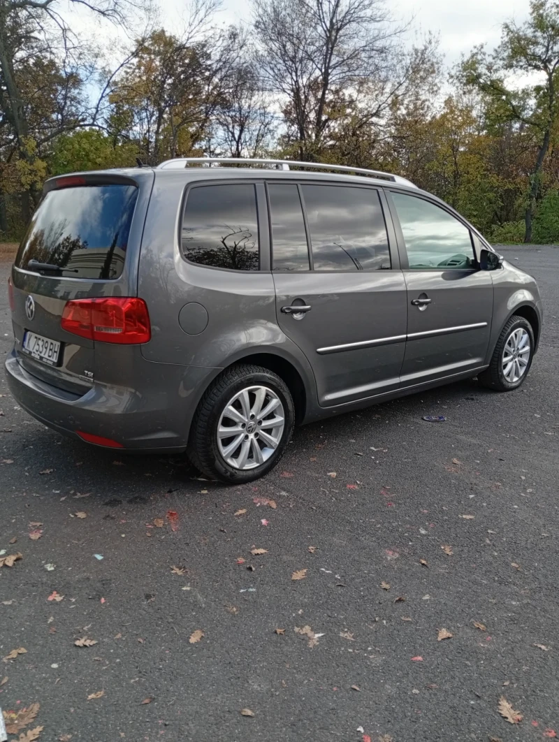 VW Touran 1.4tsi ecofuel 150ks 6+ 1 Места, снимка 5 - Автомобили и джипове - 52378160