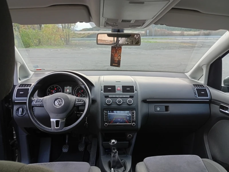 VW Touran 1.4tsi ecofuel 150ks 6+ 1 Места, снимка 9 - Автомобили и джипове - 52378160
