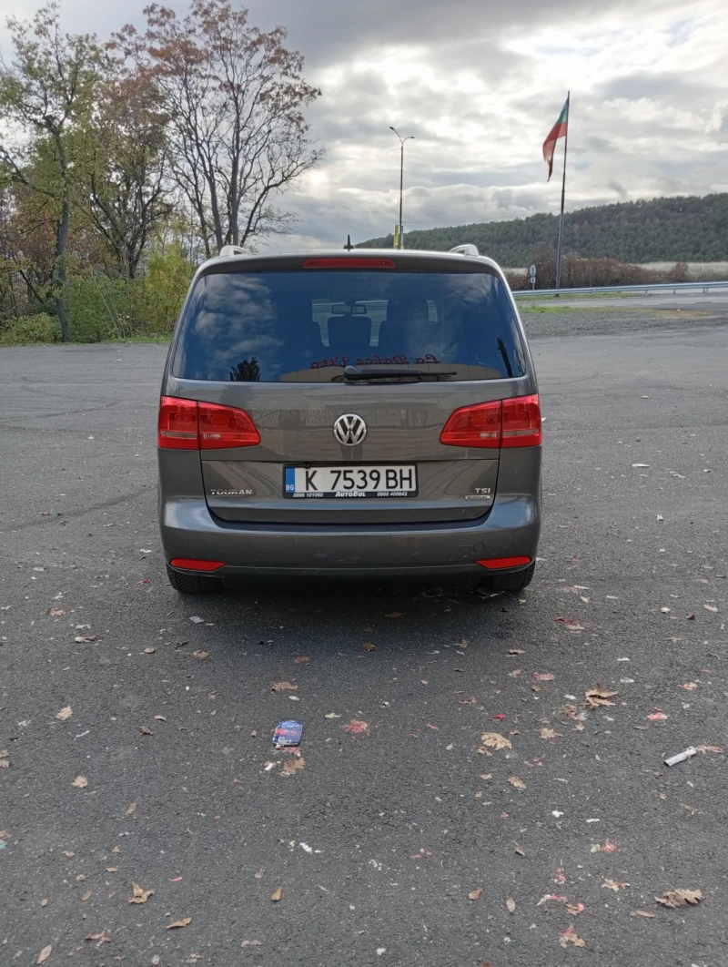 VW Touran 1.4tsi ecofuel 150ks 6+ 1 Места, снимка 4 - Автомобили и джипове - 52378160