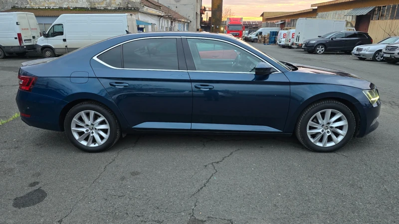 Skoda Superb 2.0 TDI, снимка 8 - Автомобили и джипове - 53100457