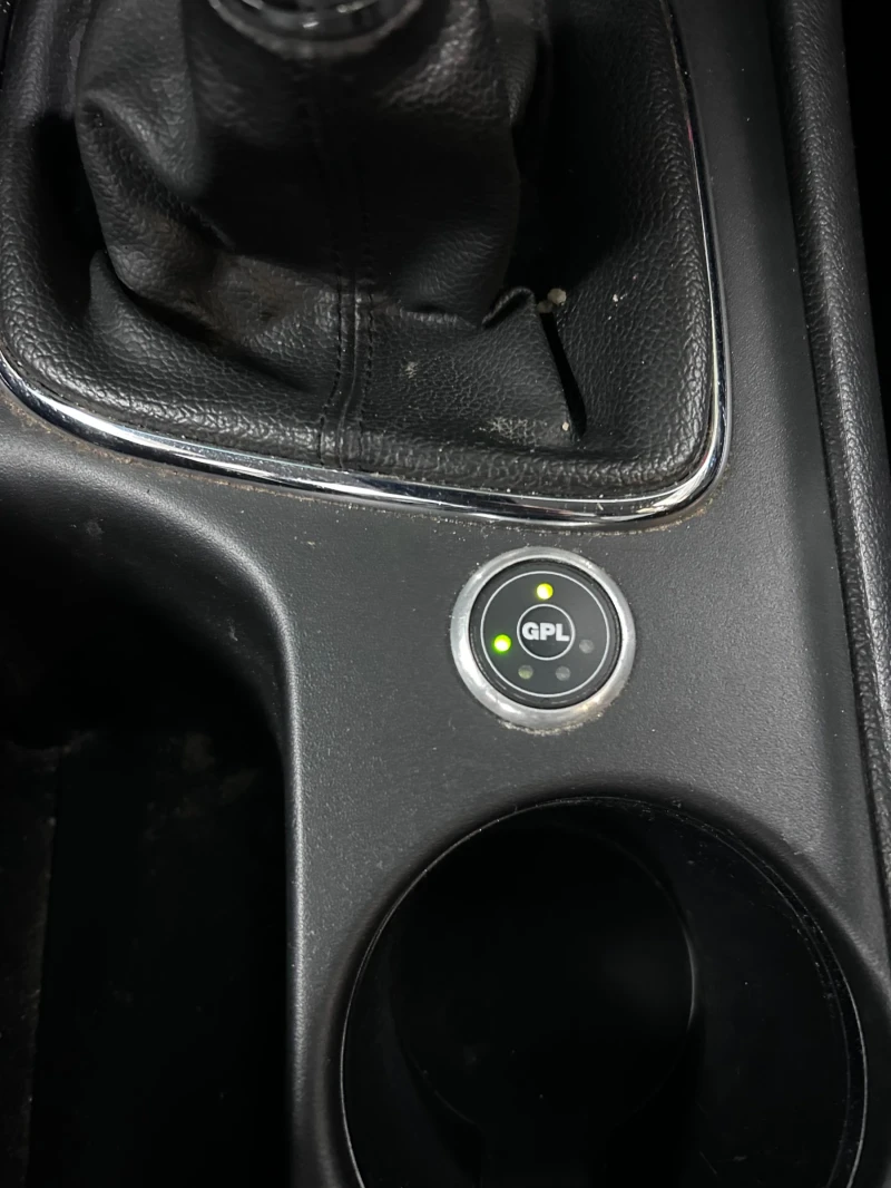 Kia Ceed 1, 4 GAS/BENZ-ОТЛИЧНА-EURO 5B, снимка 11 - Автомобили и джипове - 53417855