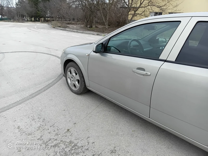 Opel Astra H, снимка 5 - Автомобили и джипове - 53482911