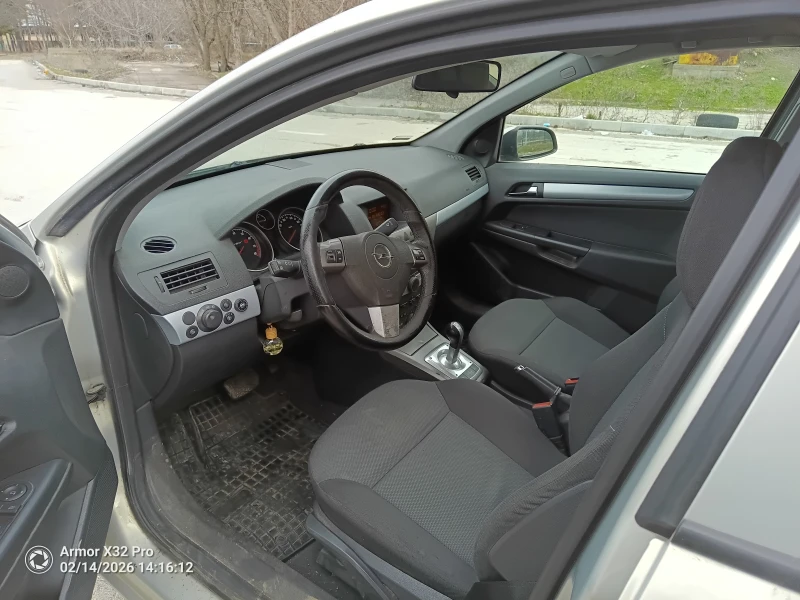 Opel Astra H, снимка 9 - Автомобили и джипове - 53482911