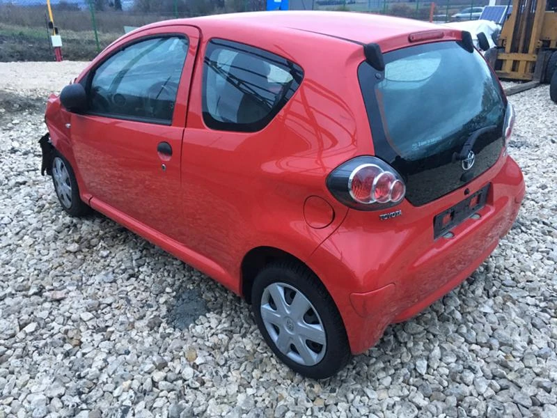 Toyota Aygo 1.0 КЛИМА, снимка 2 - Автомобили и джипове - 19927892