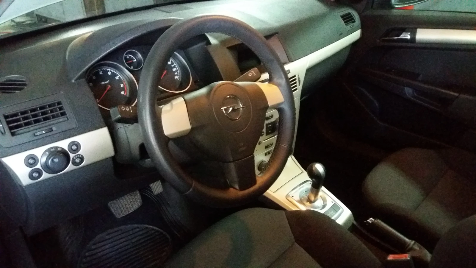 Opel Astra H 1.6  , 116 k.c. - изображение 6