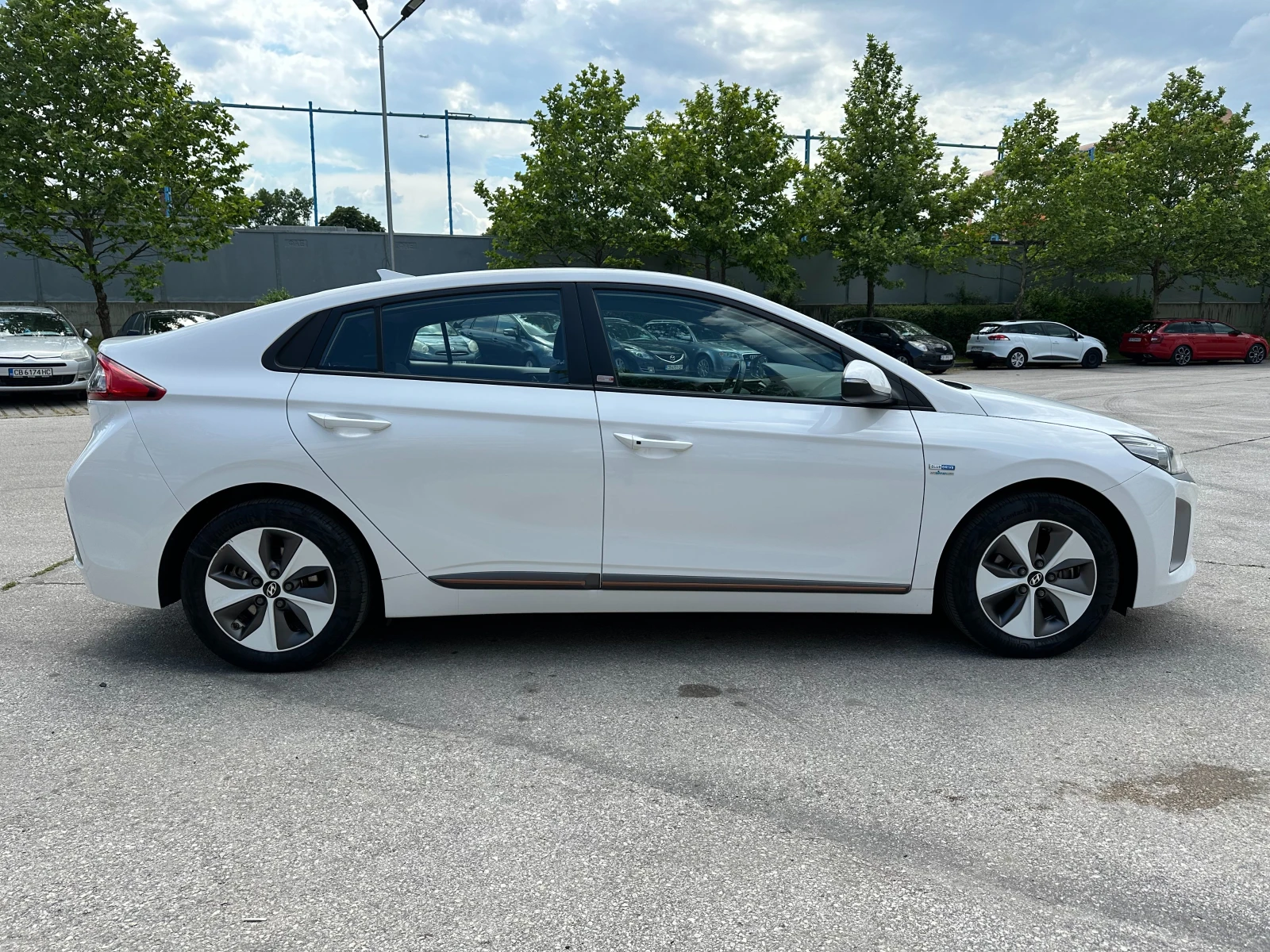 Hyundai Ioniq Швейцария/Перфектна - изображение 5