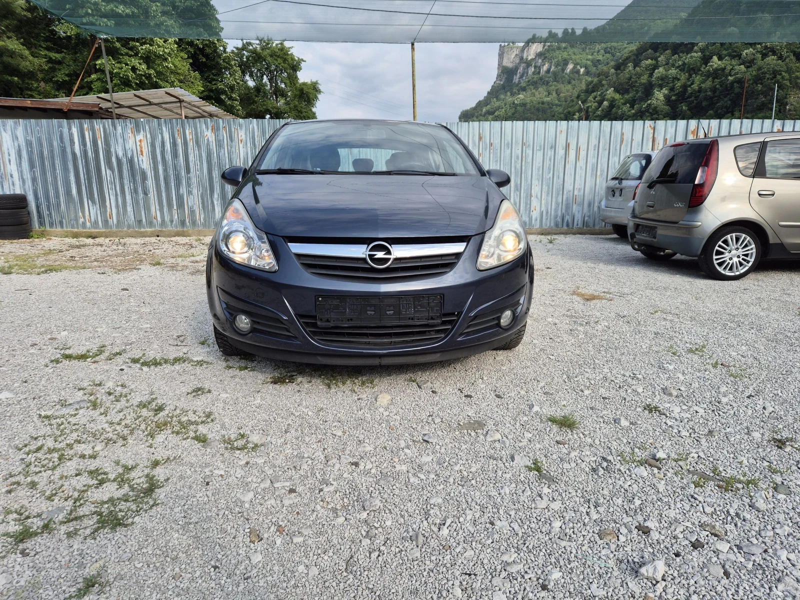Opel Corsa  1.4 бензин   Всички екстри | Mobile.bg — изображение 1