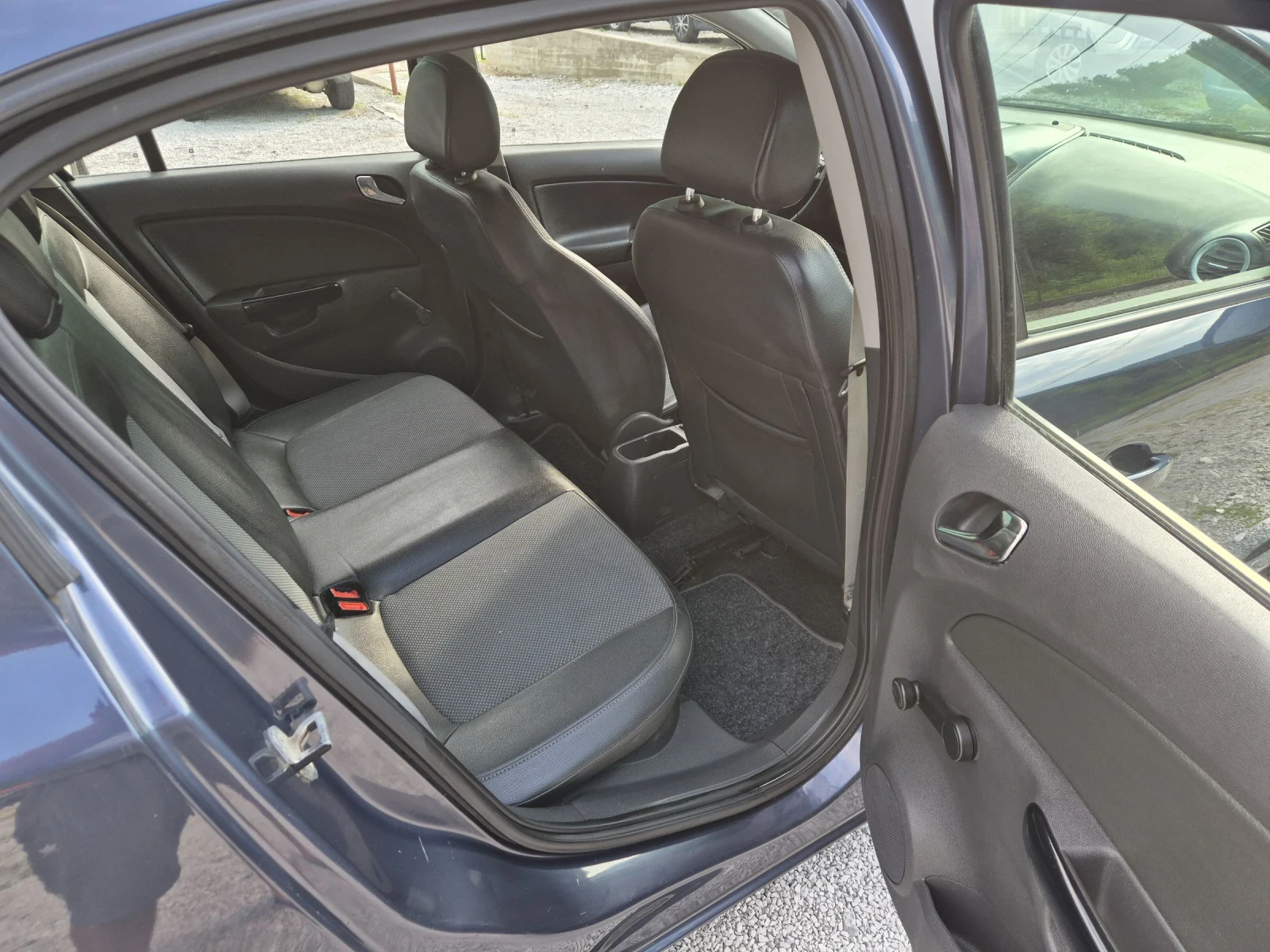 Opel Corsa  1.4 бензин   Всички екстри - изображение 10